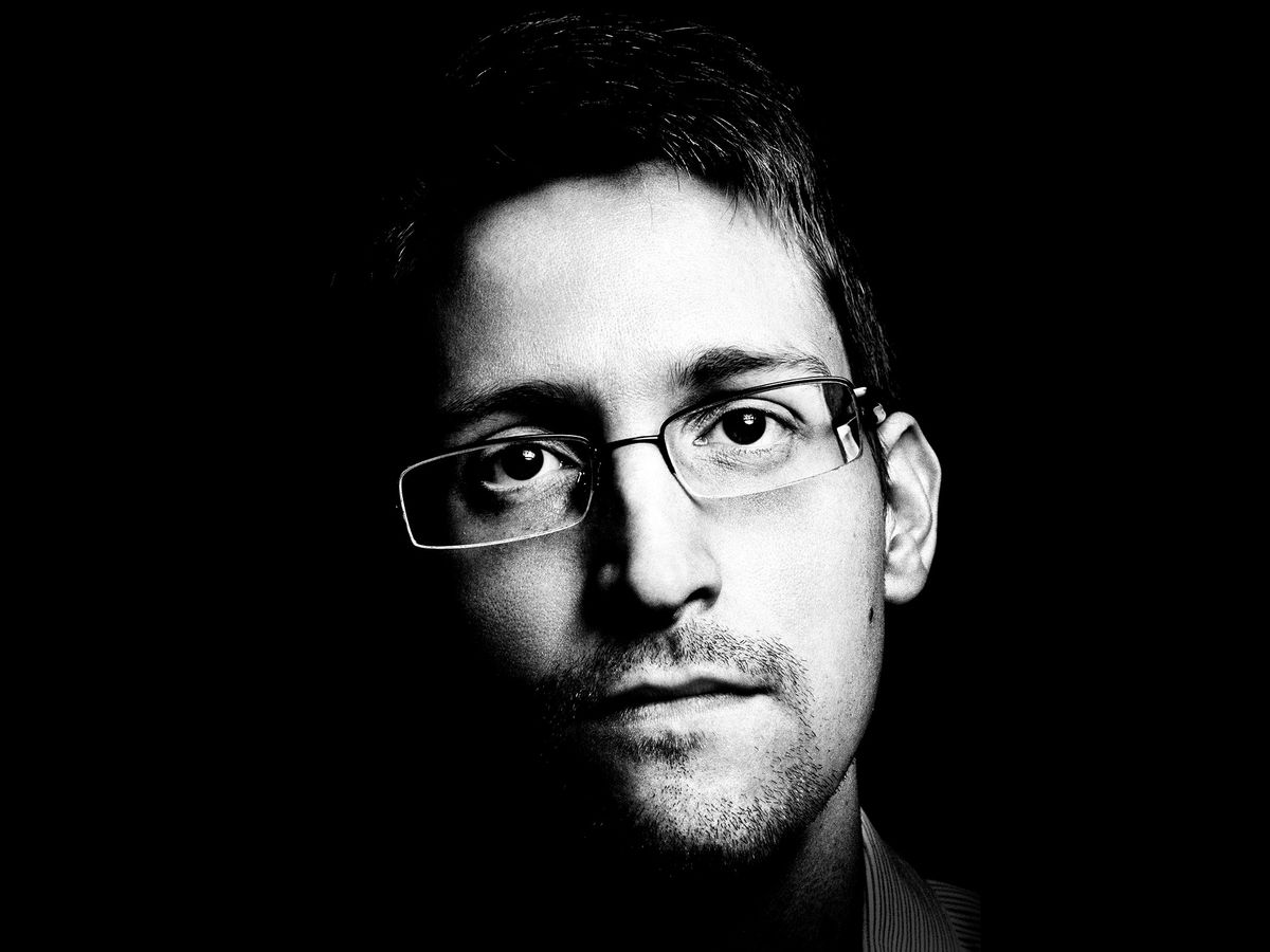 Edward Snowden và sự hiếm có giả tạo của NFT ngành game